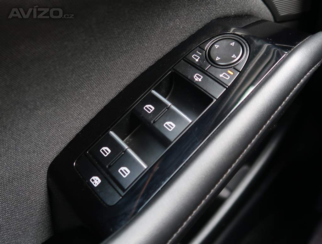 Foto inzerátu Mazda 3 e-Skyactiv G140