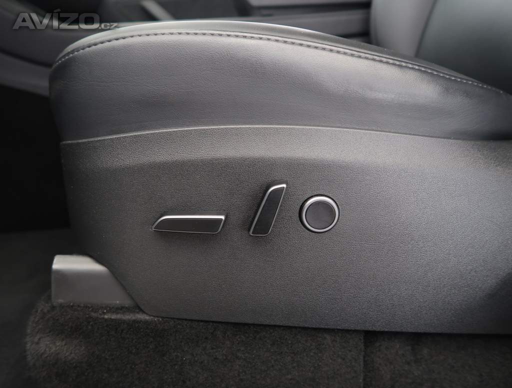 Foto inzerátu Tesla Model Y Long Range AWD 79kWh