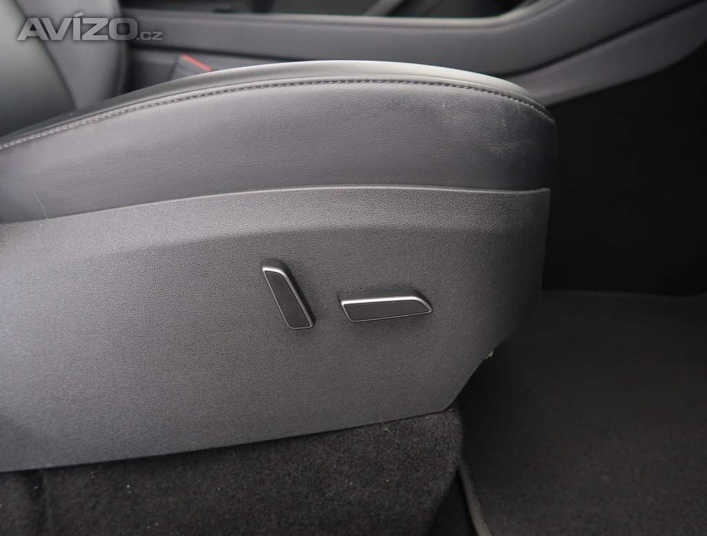 Foto inzerátu Tesla Model Y Long Range AWD 79kWh