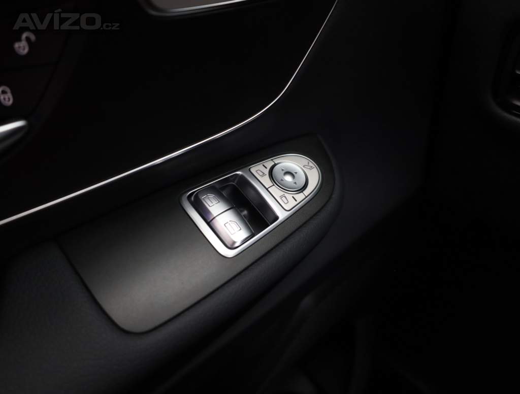 Foto inzerátu Mercedes V 220 d 4MATIC