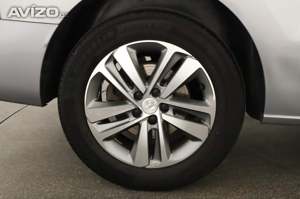 Foto inzerátu Peugeot Traveller 2.0 BlueHDi