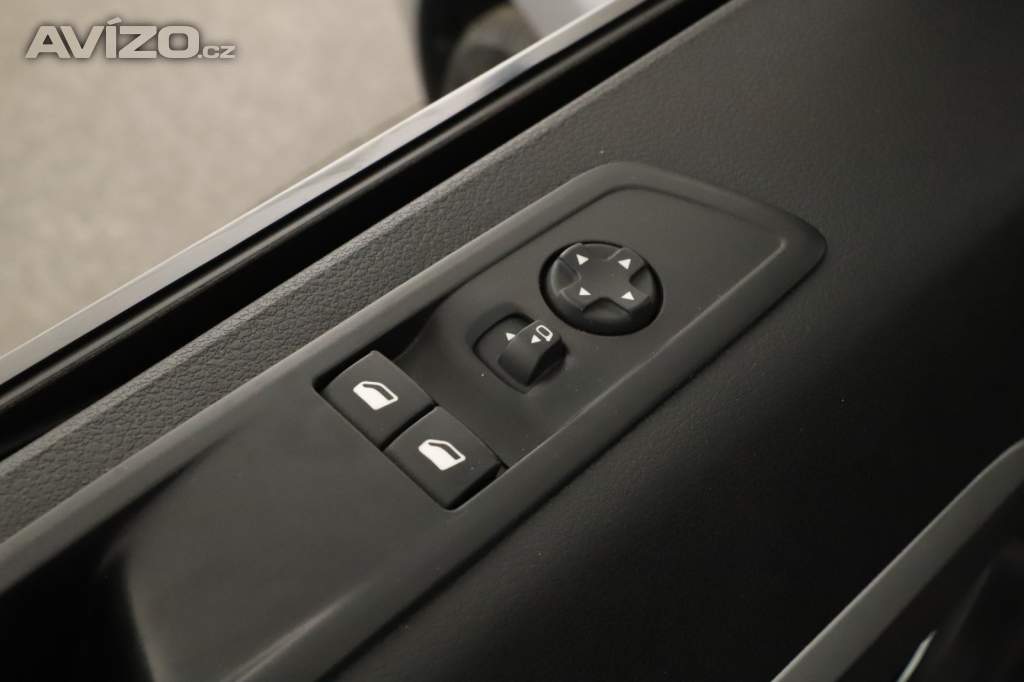 Foto inzerátu Peugeot Traveller 2.0 BlueHDi