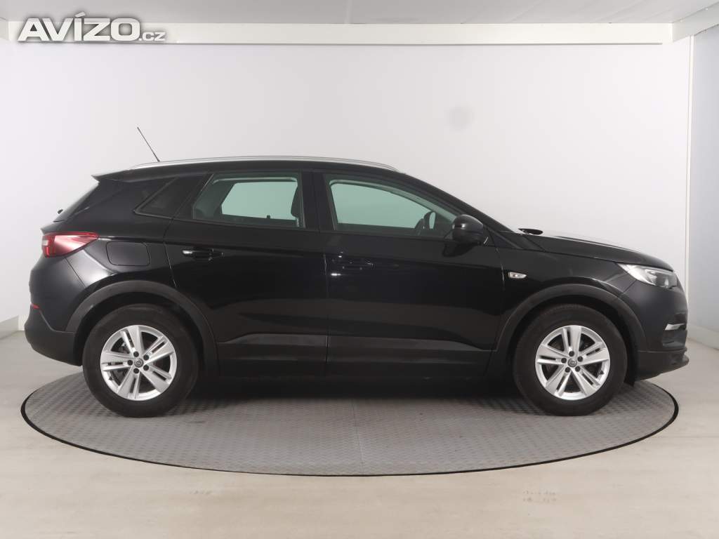 Foto inzerátu Opel Grandland 1.2 Turbo
