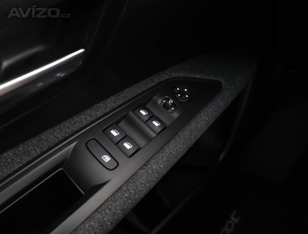 Foto inzerátu Peugeot 3008 1.2 PureTech