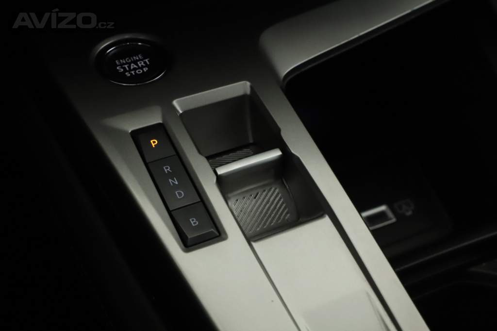 Foto inzerátu Peugeot 308 Hybrid 180