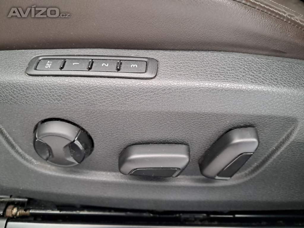 Foto inzerátu Skoda Superb 2.0 TDI 4x4