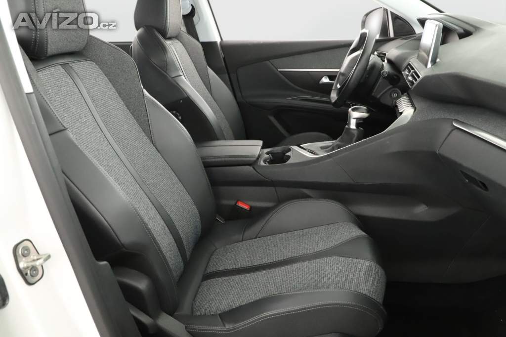 Foto inzerátu Peugeot 5008 PureTech 130