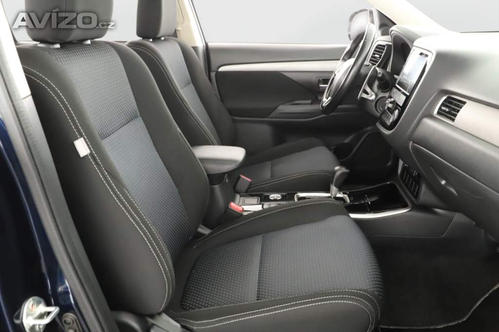 Foto inzerátu Mitsubishi Outlander 2.2 DI-D
