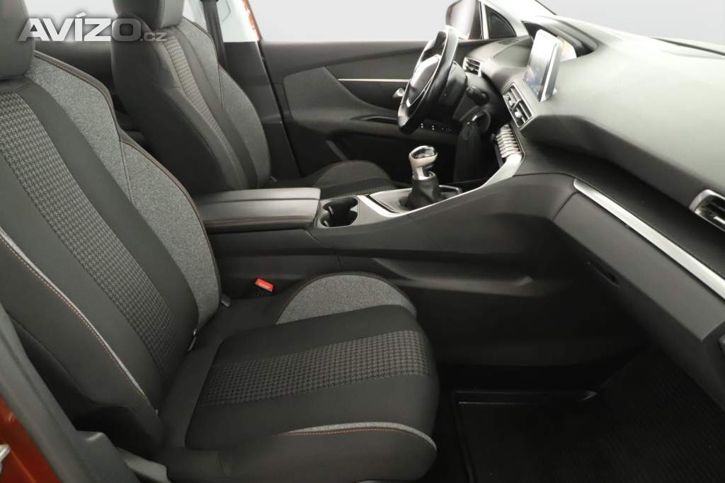 Foto inzerátu Peugeot 3008 1.2 PureTech