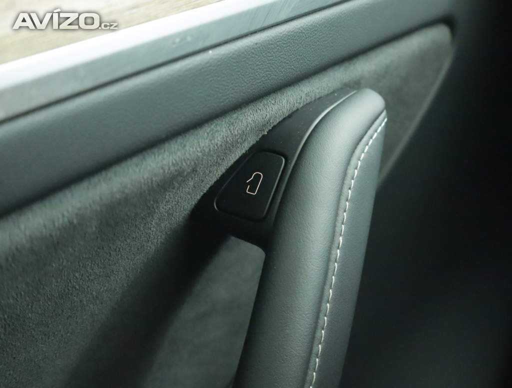 Foto inzerátu Tesla Model Y Long Range AWD 79kWh