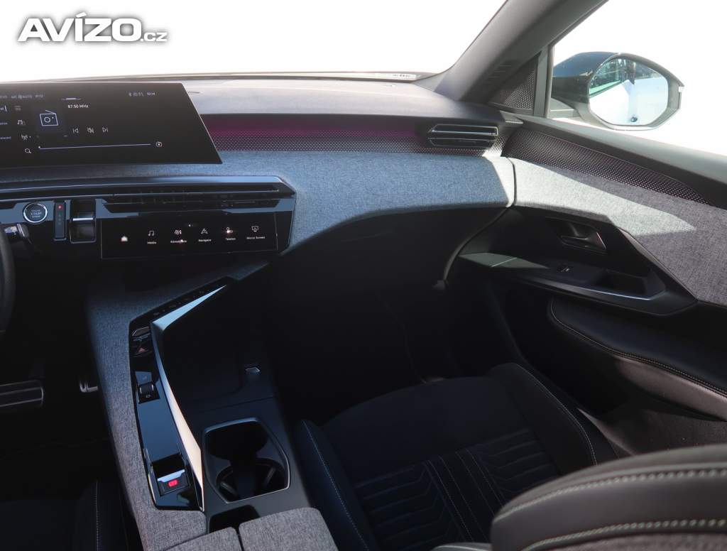 Foto inzerátu Peugeot e-3008 73 kWh