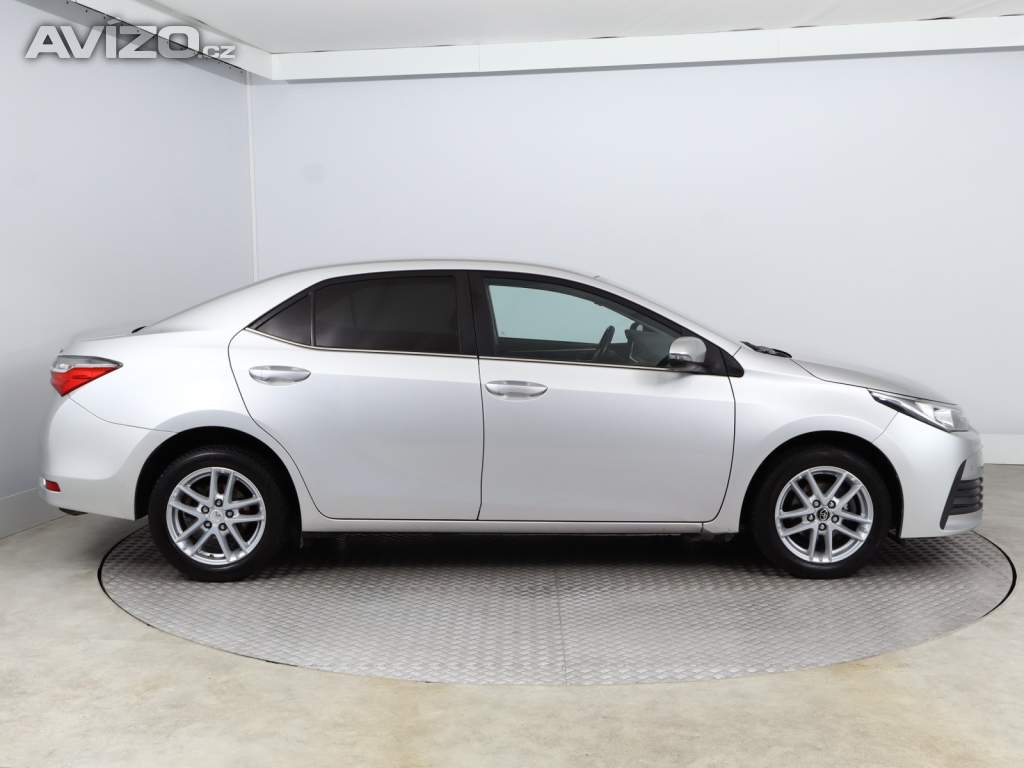 Foto inzerátu Toyota Corolla 1.6 Valvematic