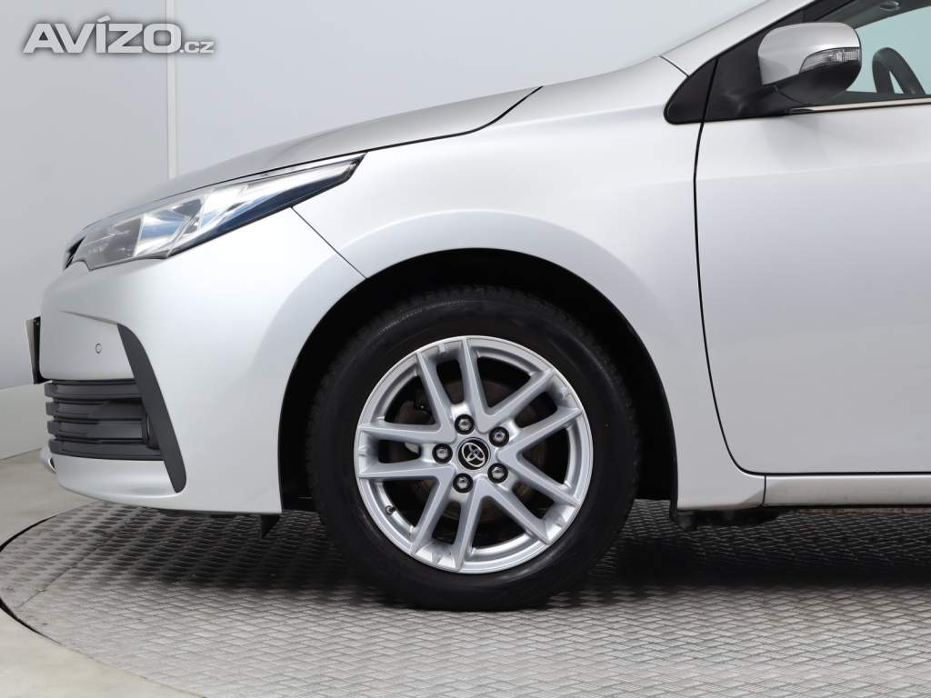 Foto inzerátu Toyota Corolla 1.6 Valvematic