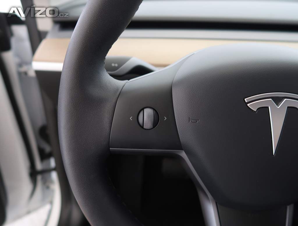 Foto inzerátu Tesla Model Y Long Range AWD 75kWh