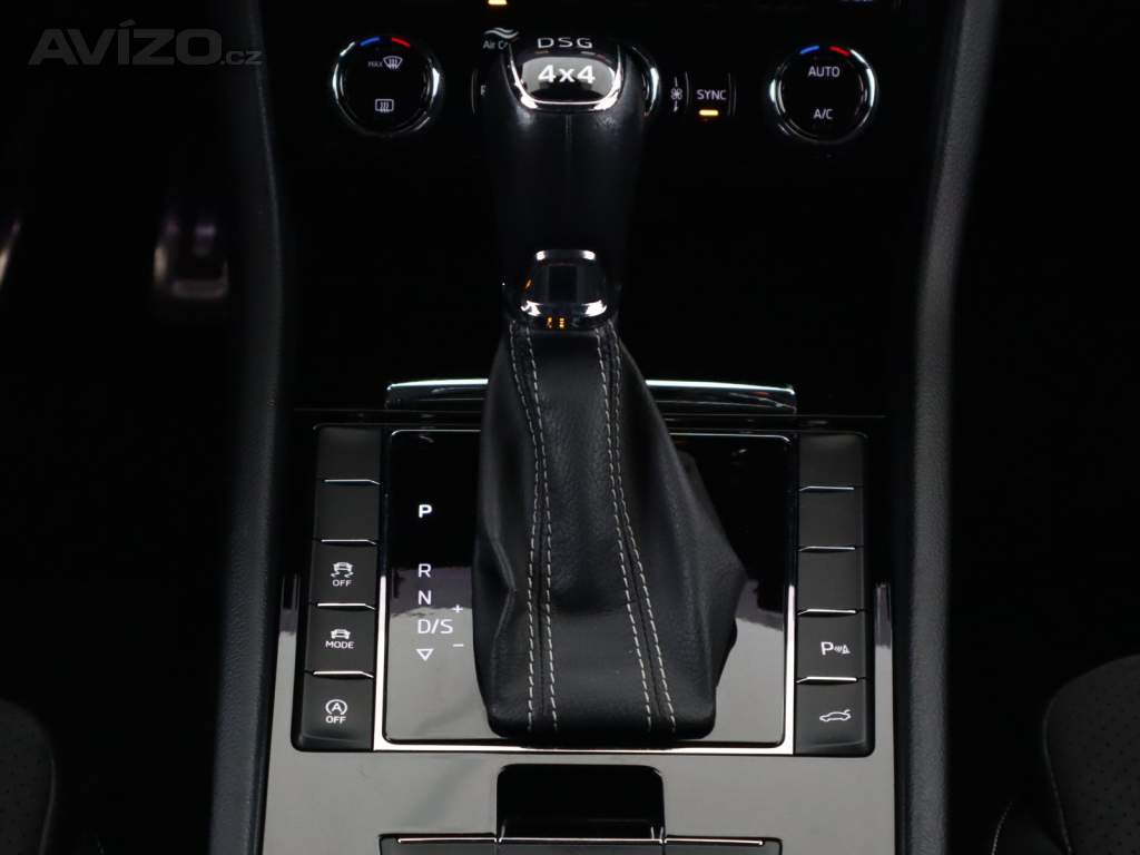 Foto inzerátu Skoda Superb 2.0 TSI