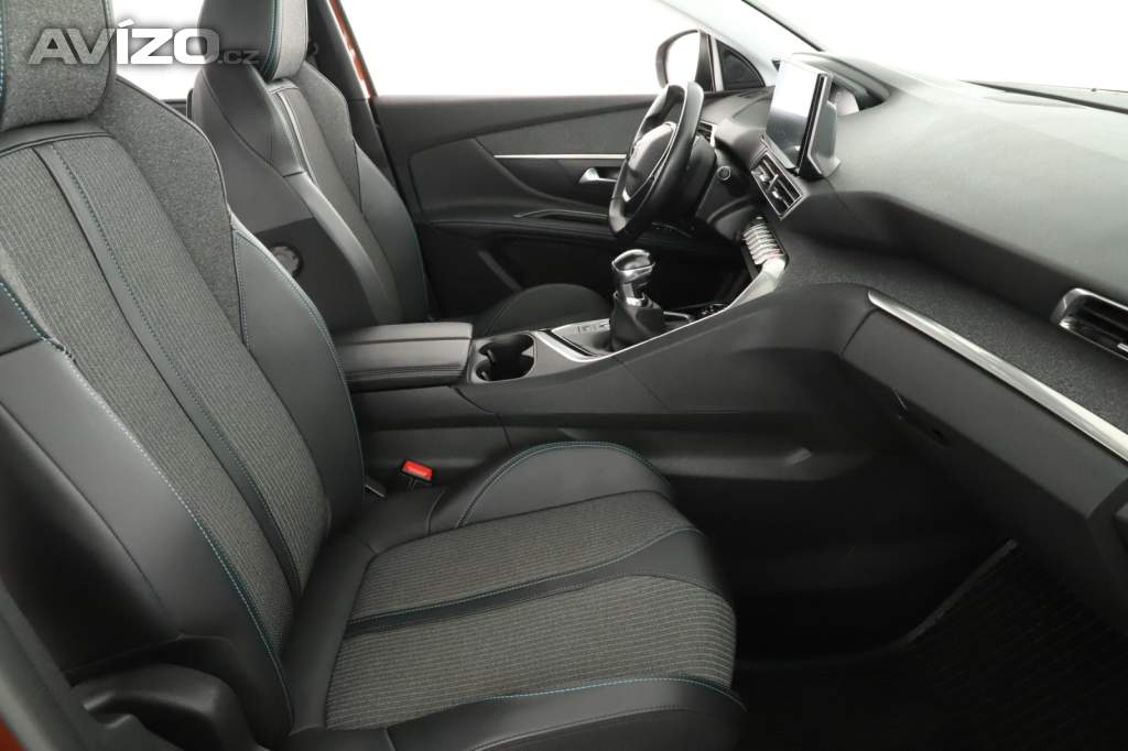 Foto inzerátu Peugeot 5008 1.5 BlueHDi