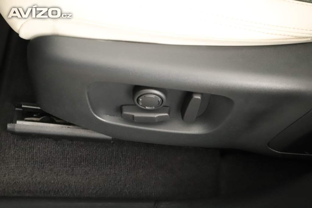 Foto inzerátu Land Rover Range Rover Velar D200