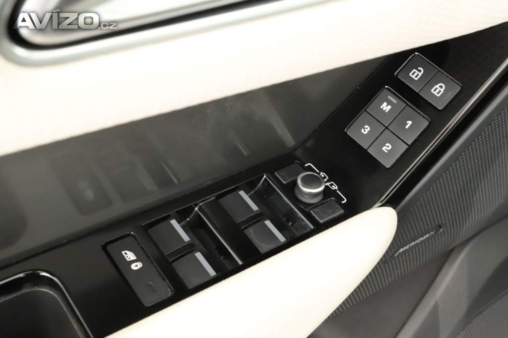 Foto inzerátu Land Rover Range Rover Velar D200