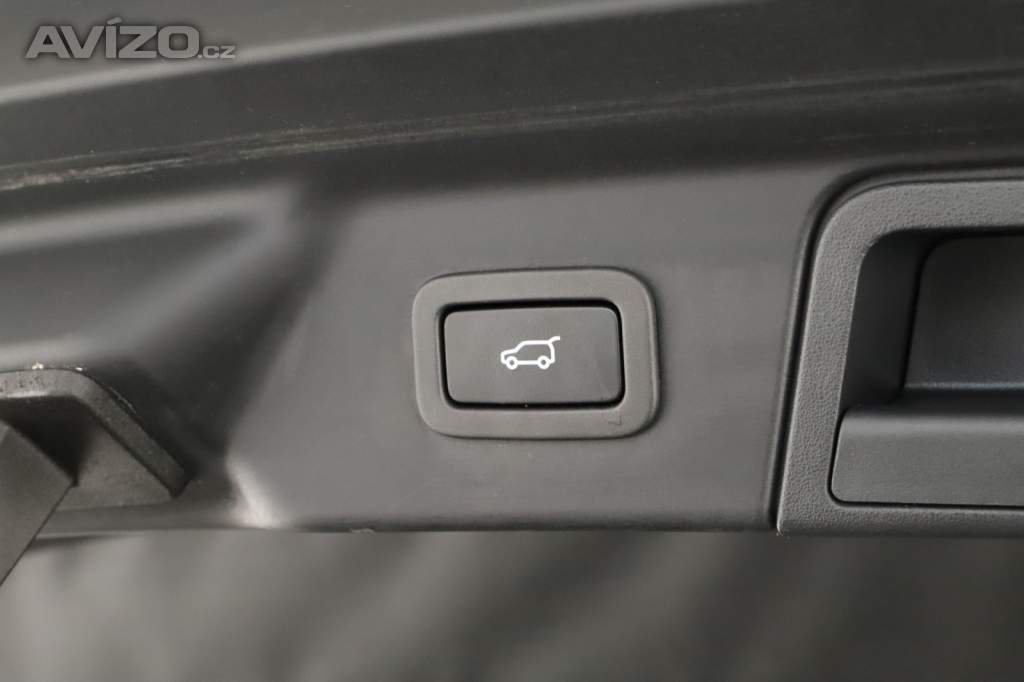 Foto inzerátu Land Rover Range Rover Velar D200