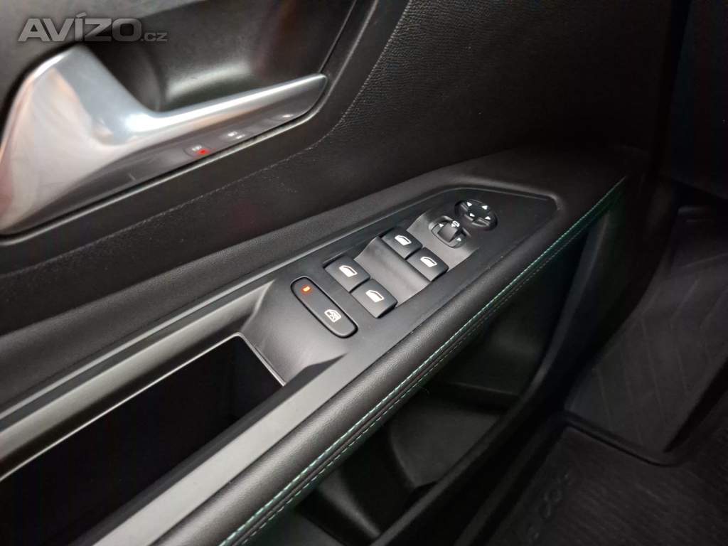 Foto inzerátu Peugeot 5008 PureTech 130