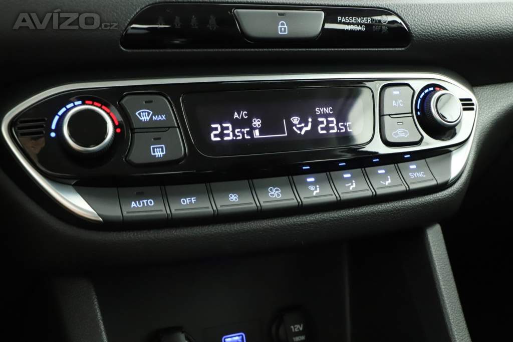 Foto inzerátu Hyundai i30 Fastback 1.5 T-GDI MHEV