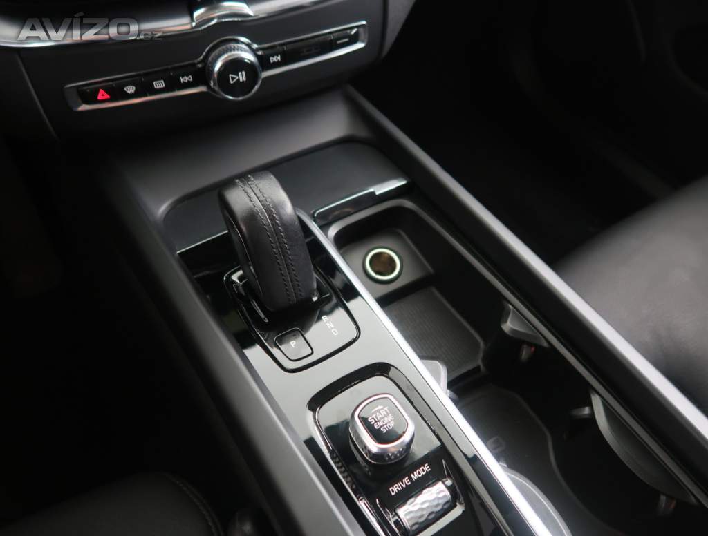 Foto inzerátu Volvo XC60 B4 AWD