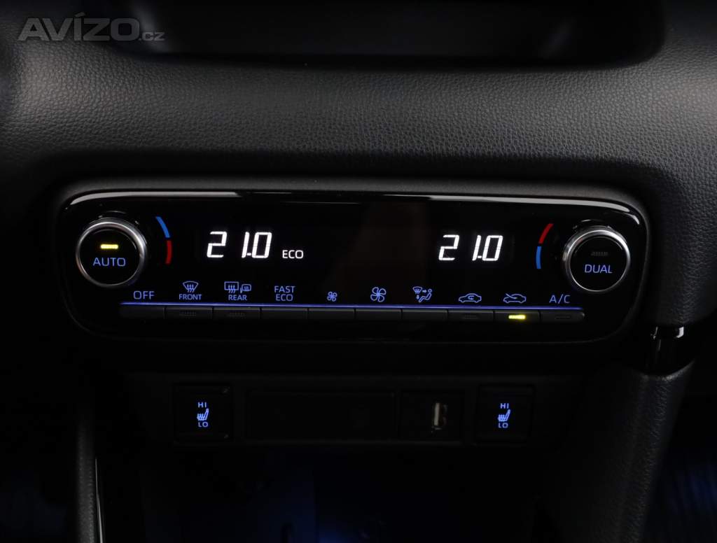 Foto inzerátu Toyota Yaris 1.5 Hybrid