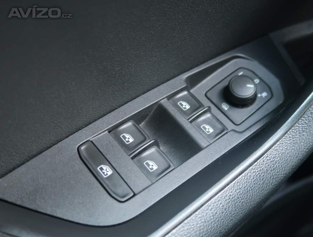 Foto inzerátu Skoda Karoq 1.6 TDI