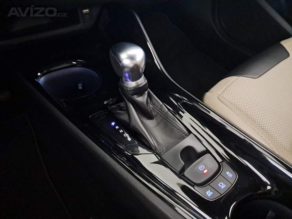 Foto inzerátu Toyota C-HR 1.8 Hybrid