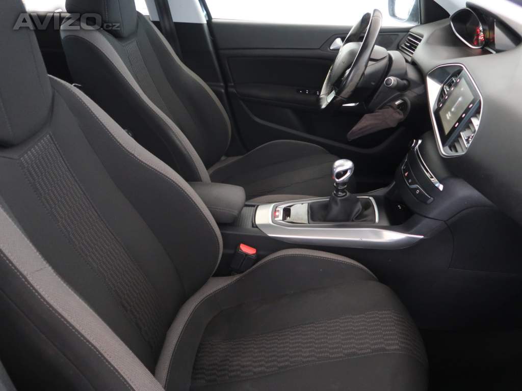 Foto inzerátu Peugeot 308 1.2 e-THP