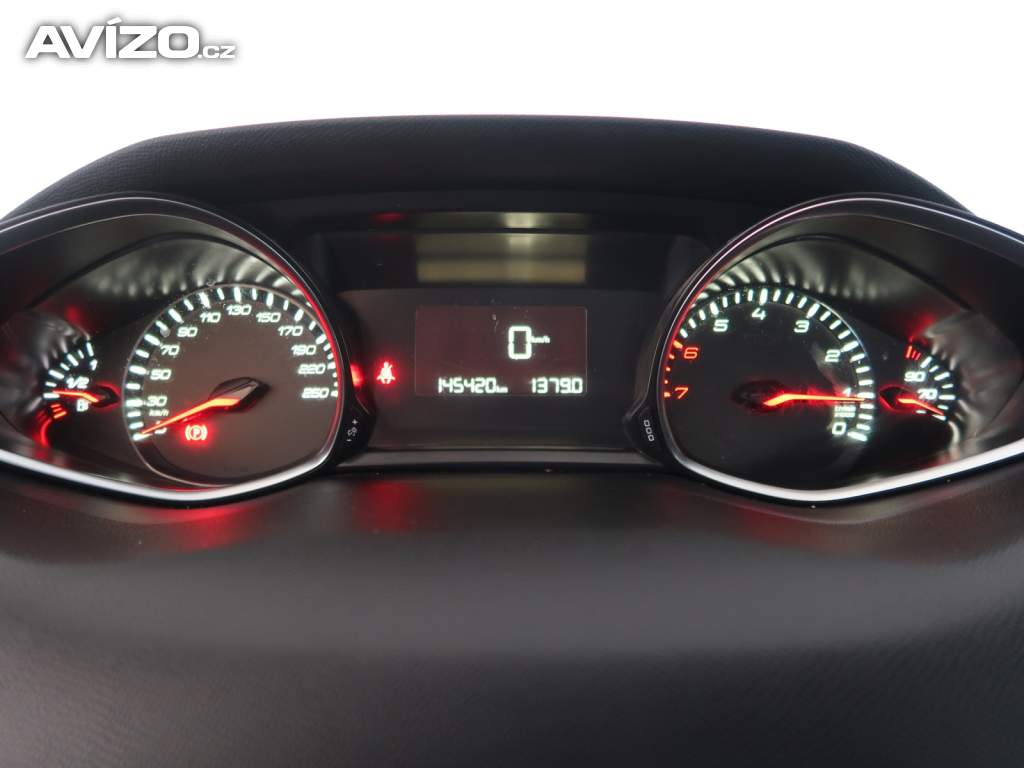 Foto inzerátu Peugeot 308 1.2 e-THP