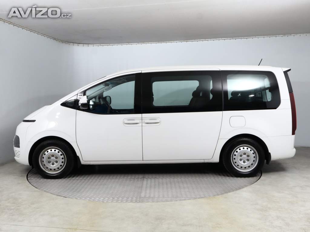 Foto inzerátu Hyundai Staria 2.2 CRDi