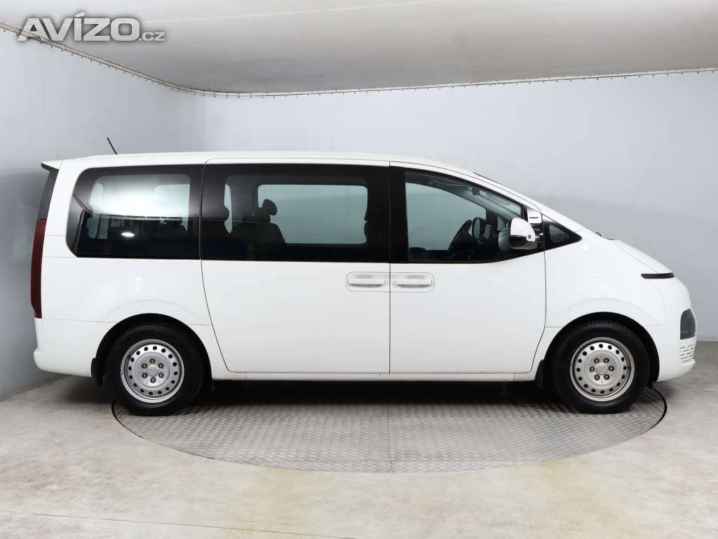 Foto inzerátu Hyundai Staria 2.2 CRDi