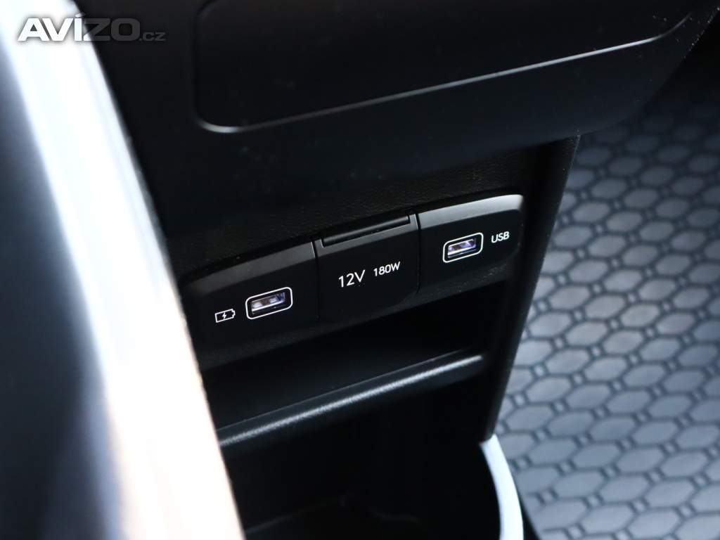 Foto inzerátu Hyundai Staria 2.2 CRDi