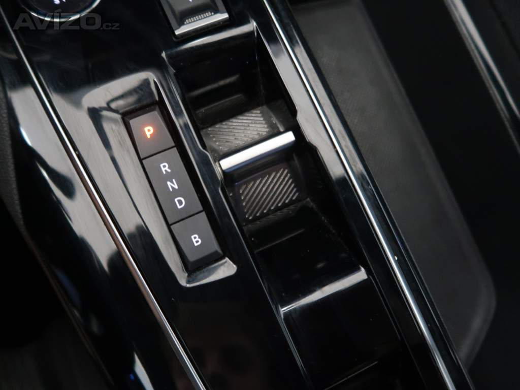 Foto inzerátu Peugeot 3008 e-Hybrid 225