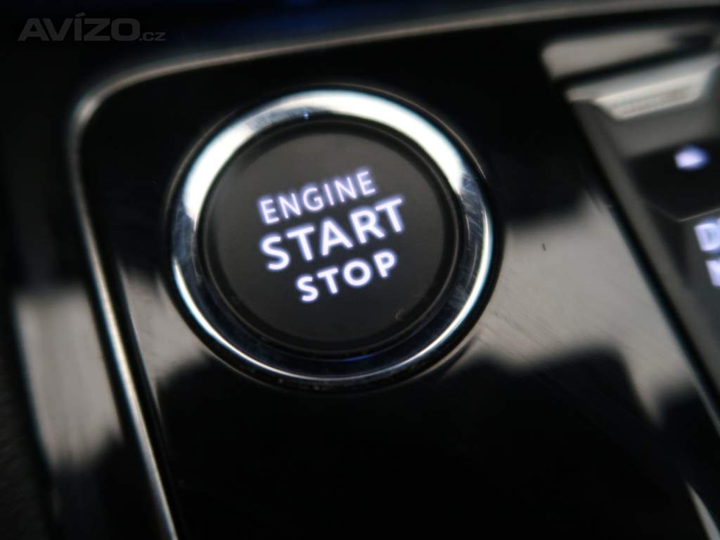 Foto inzerátu Peugeot 3008 e-Hybrid 225