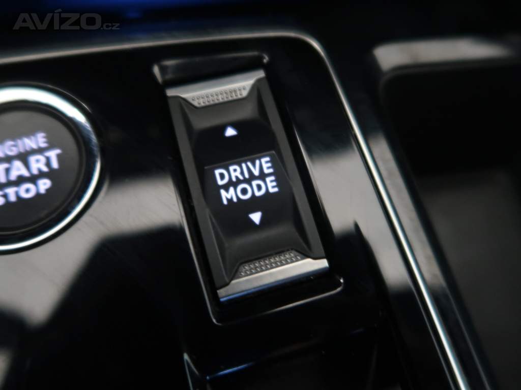 Foto inzerátu Peugeot 3008 e-Hybrid 225