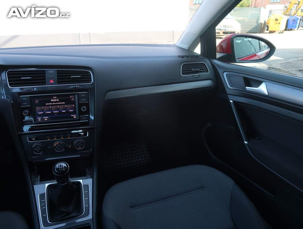 Foto inzerátu VW Golf 1.0 TSI