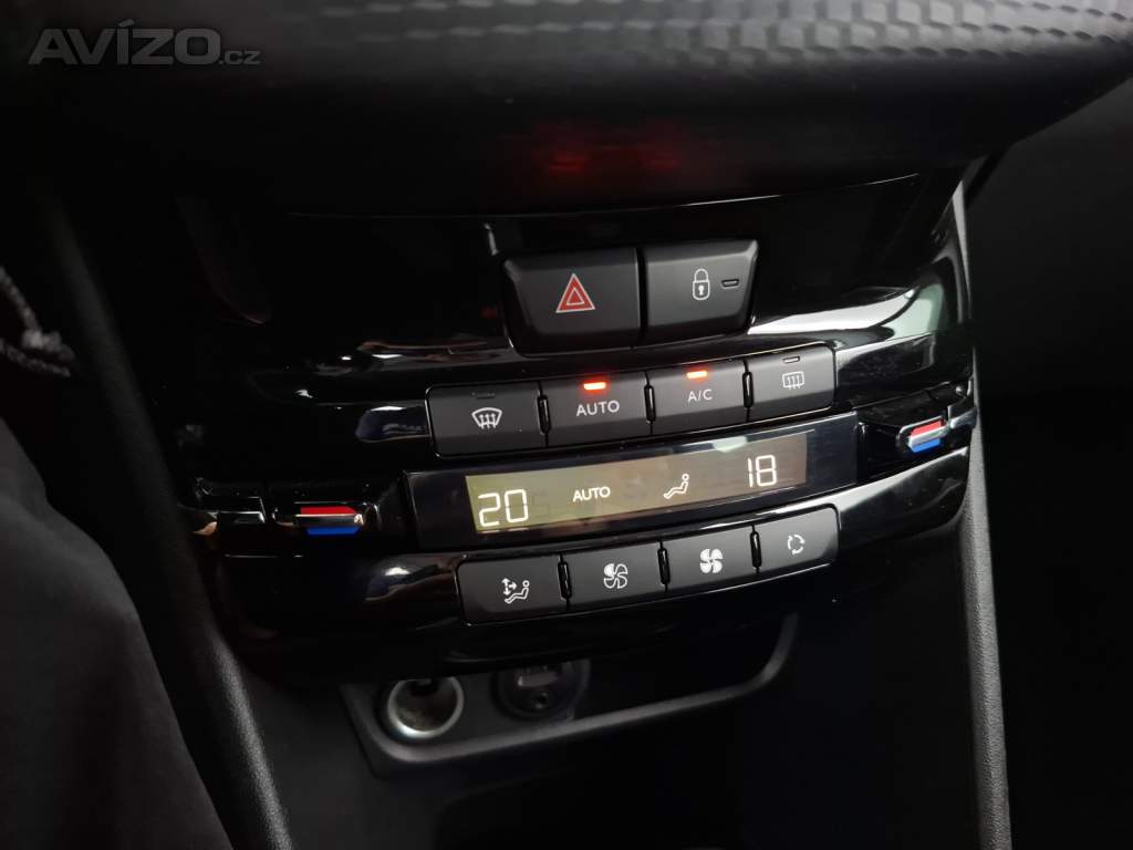 Foto inzerátu Peugeot 2008 1.2 PureTech