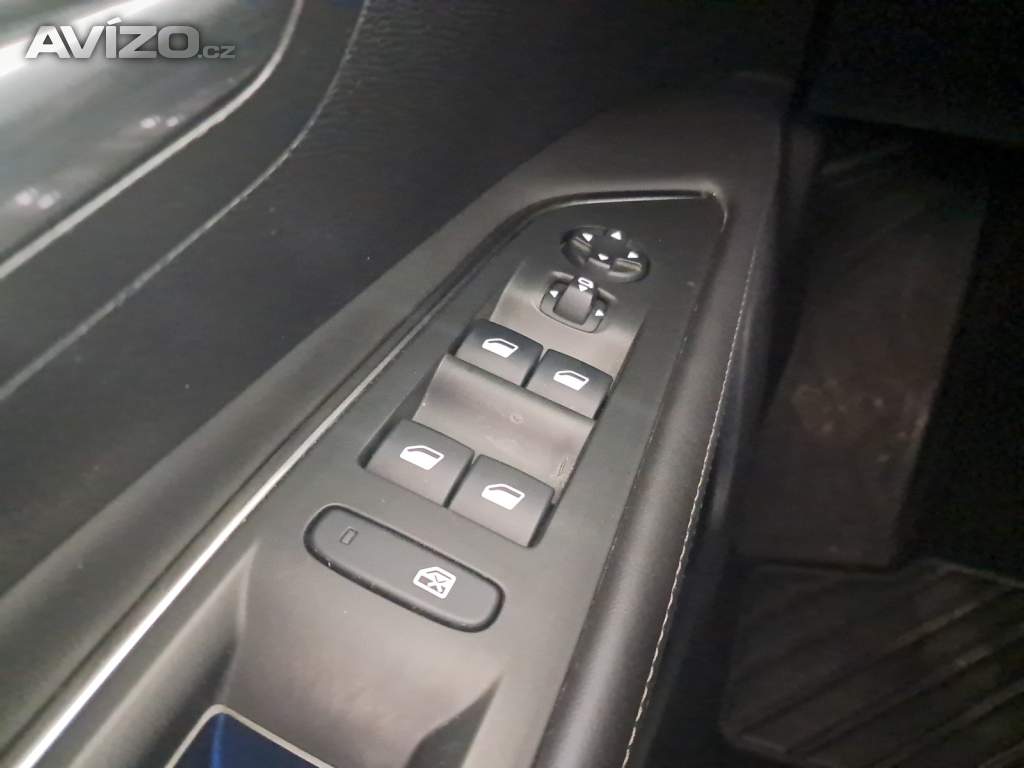 Foto inzerátu Peugeot 3008 1.2 PureTech