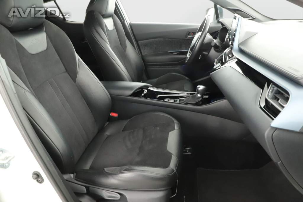 Foto inzerátu Toyota C-HR 2.0 Hybrid