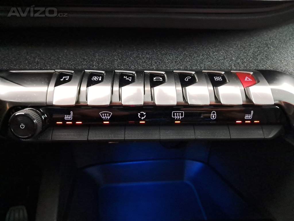 Foto inzerátu Peugeot 3008 1.2 PureTech