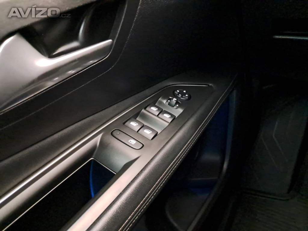 Foto inzerátu Peugeot 3008 1.2 PureTech