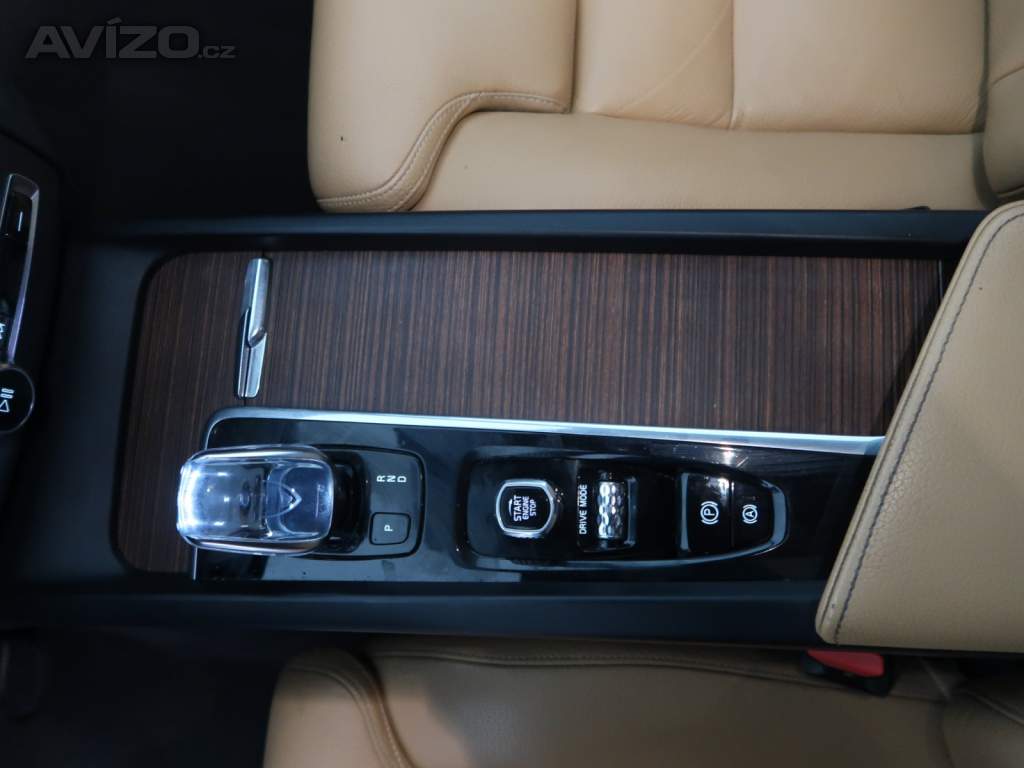 Foto inzerátu Volvo XC60 B4 AWD