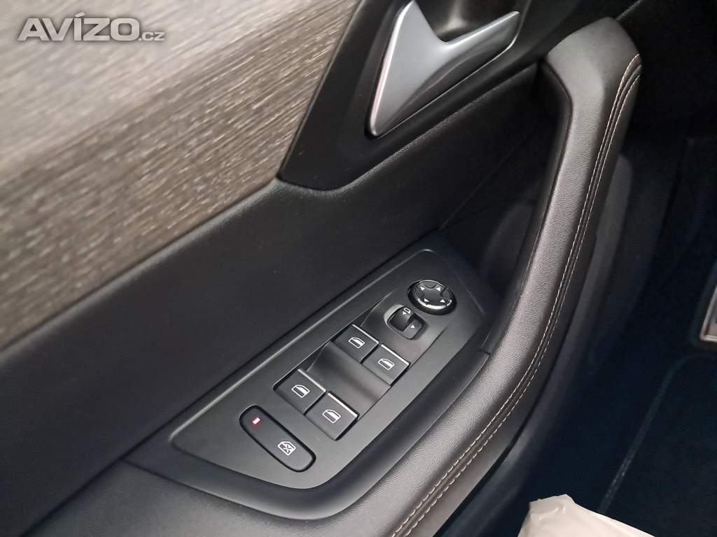 Foto inzerátu Peugeot 508 Hybrid 225