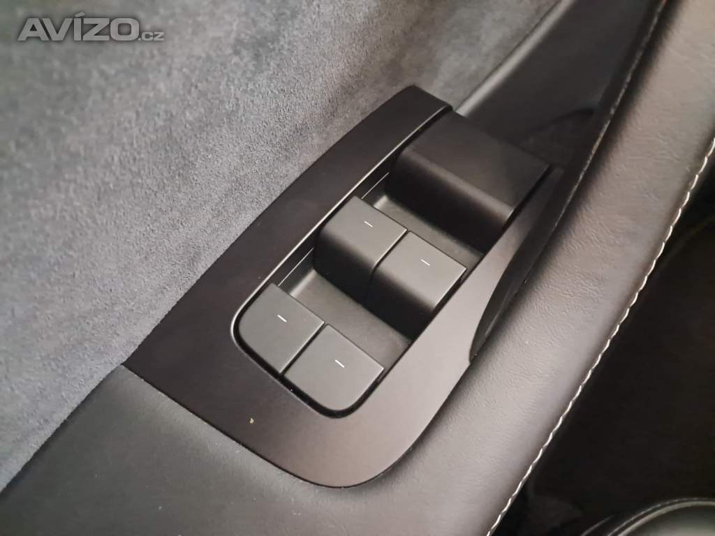 Foto inzerátu Tesla Model Y Long Range AWD 79kWh