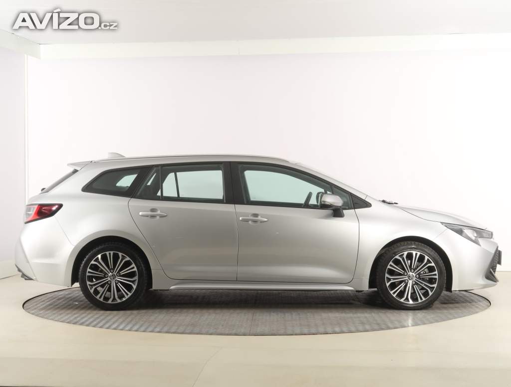 Foto inzerátu Toyota Corolla 2.0 Hybrid
