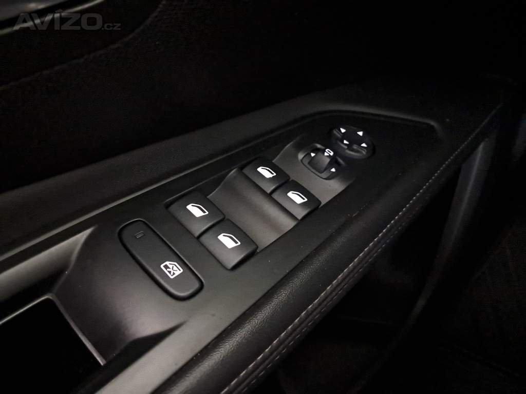 Foto inzerátu Peugeot 5008 PureTech 130