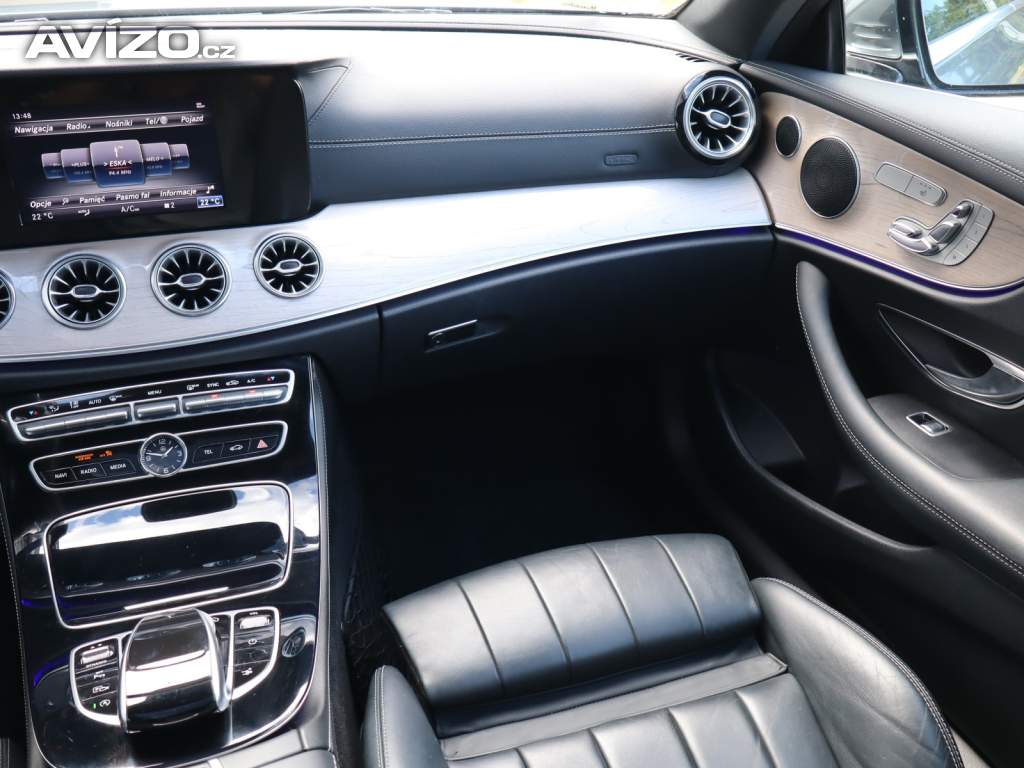 Foto inzerátu Mercedes E E 200 4MATIC