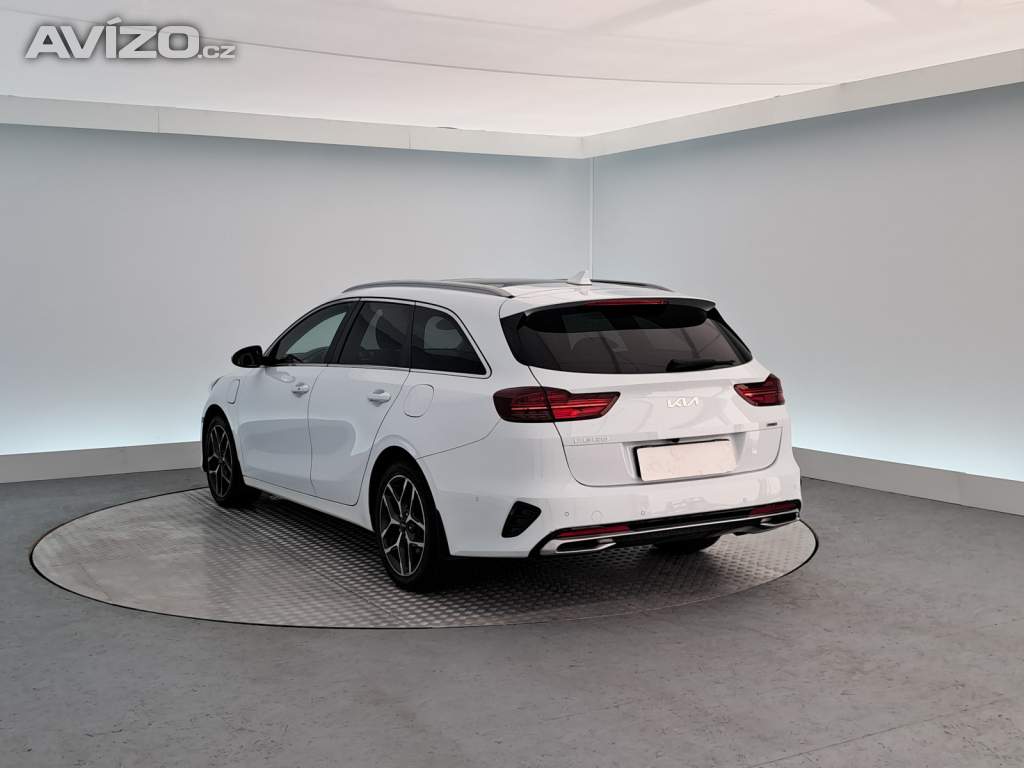 Foto inzerátu Kia Ceed 1.6 GDI plug-in